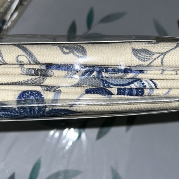 Plow & Hearth 92337-BL Jacobean Thermalogic Grommet-Top Curtain, Blue - Picture 5 of 7